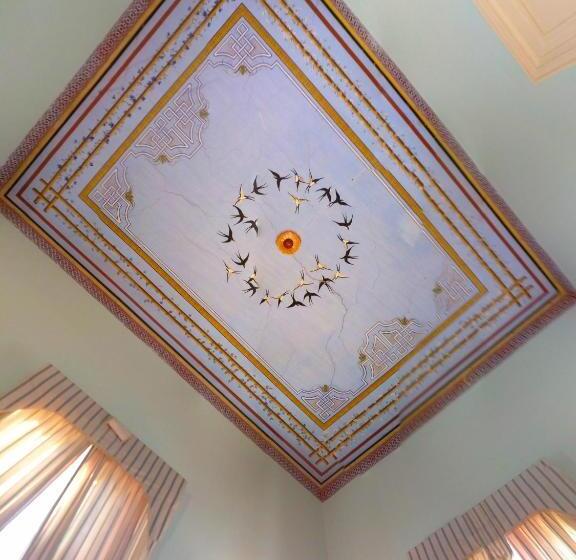 Superior suite with pool view, The Loriet