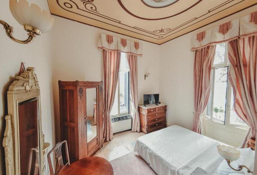 주니어 스위트 측면 바다 전망, The Loriet