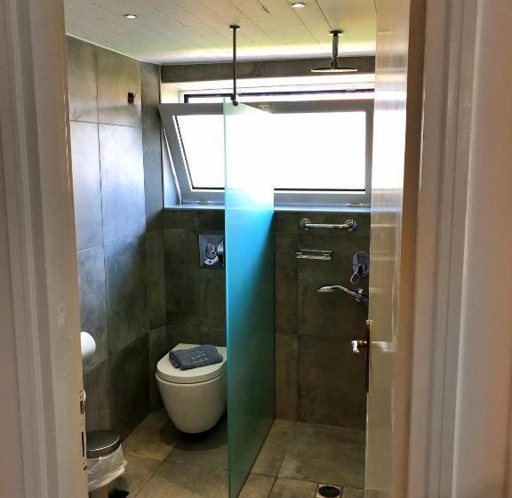 스탠다드 스튜디오 정원 전망, The Loriet