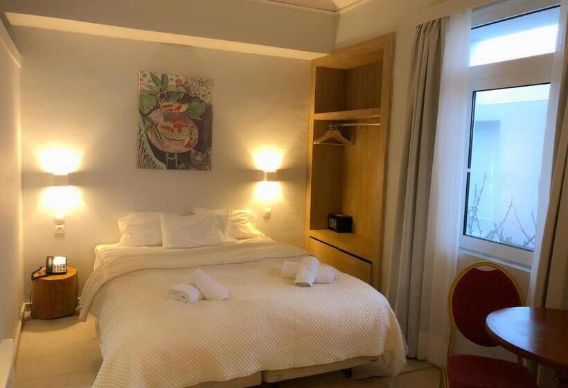 스탠다드 스튜디오 정원 전망, The Loriet