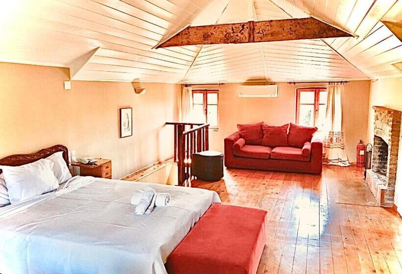 오두막, The Loriet