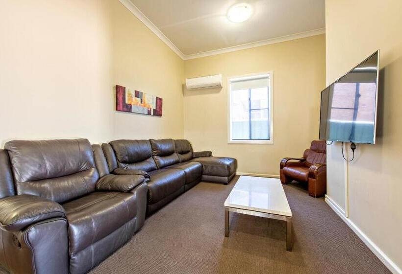 کابین, Matilda Motor Inn