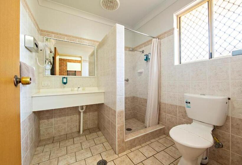 اتاق اجرایی, Matilda Motor Inn