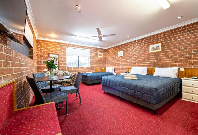 اتاق اجرایی, Matilda Motor Inn