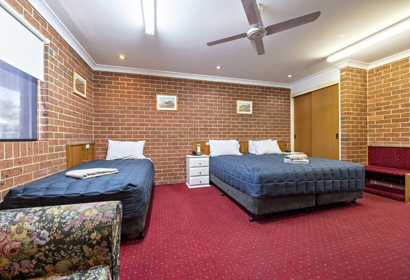 اتاق اجرایی, Matilda Motor Inn