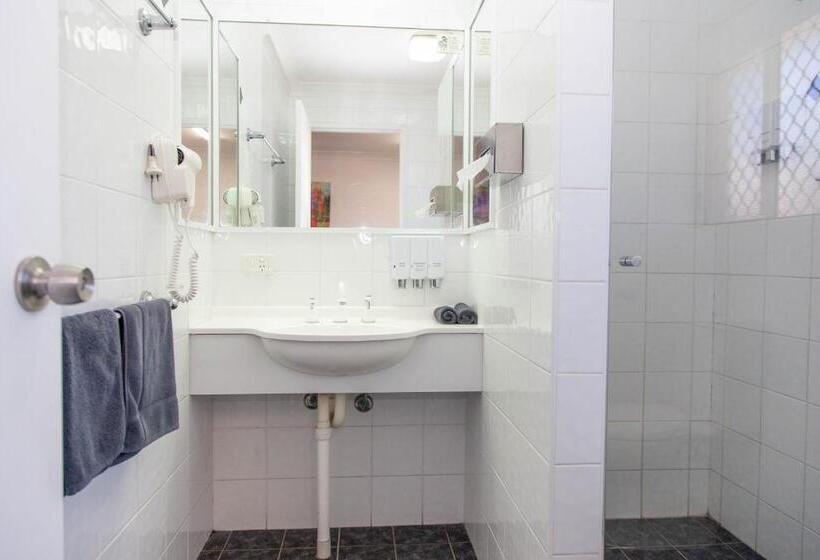 اتاق اجرایی, Matilda Motor Inn