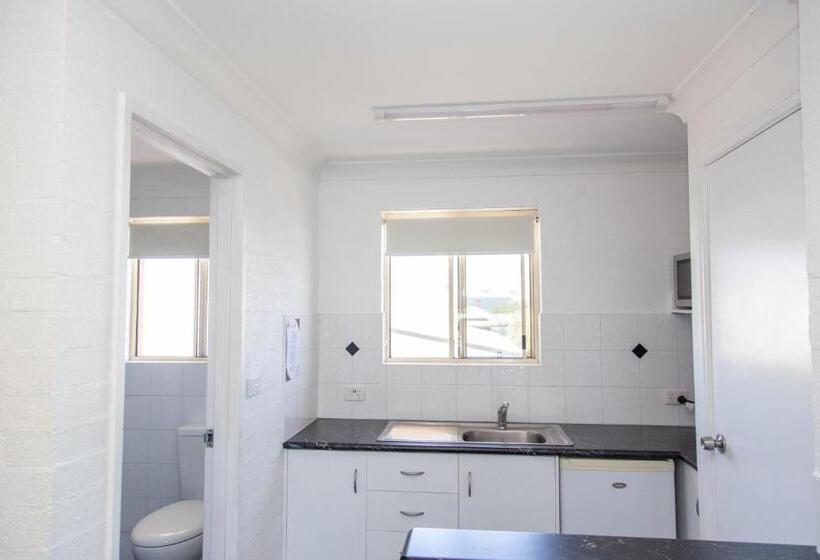 اتاق استاندارد با تخت بزرگ, Matilda Motor Inn