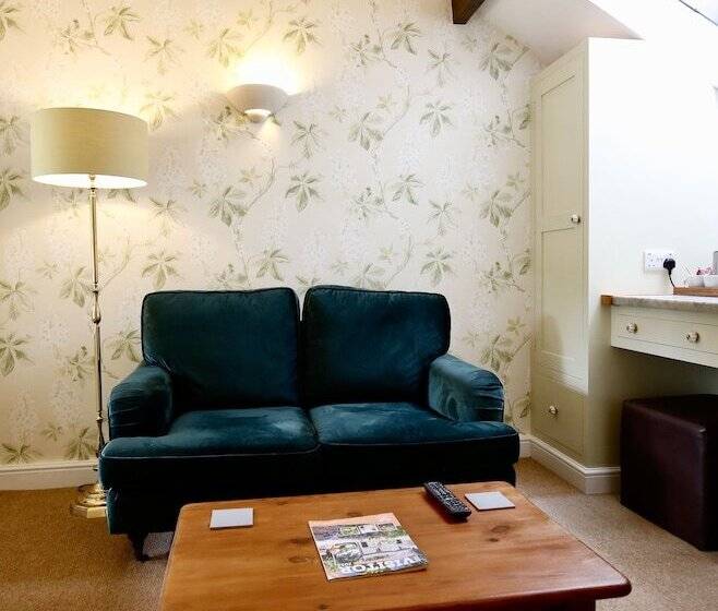 غرفة قياسية, Ashfield House