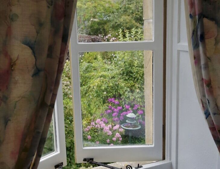 غرفة قياسية, Ashfield House