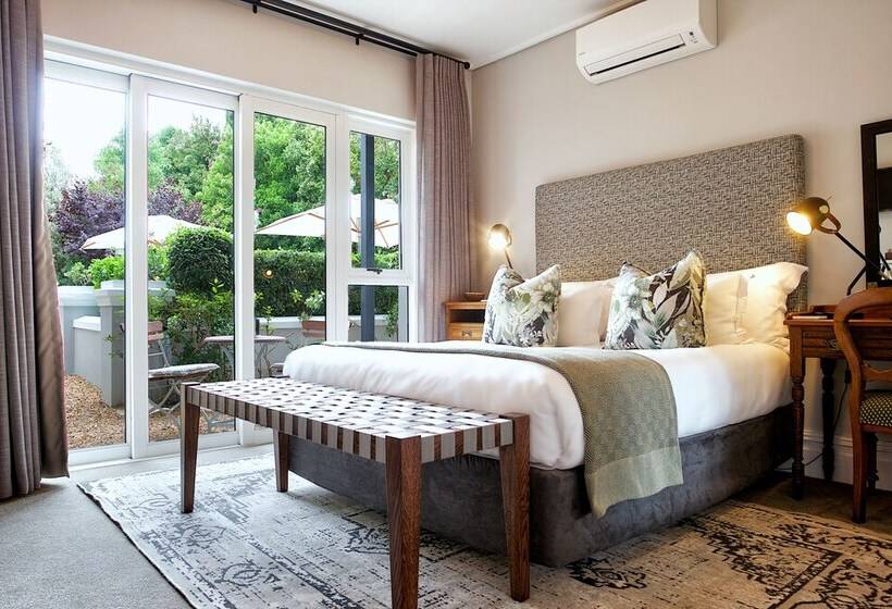 Номер Deluxe Вид на Бассейн, Bonne Esperance Boutique Guest House