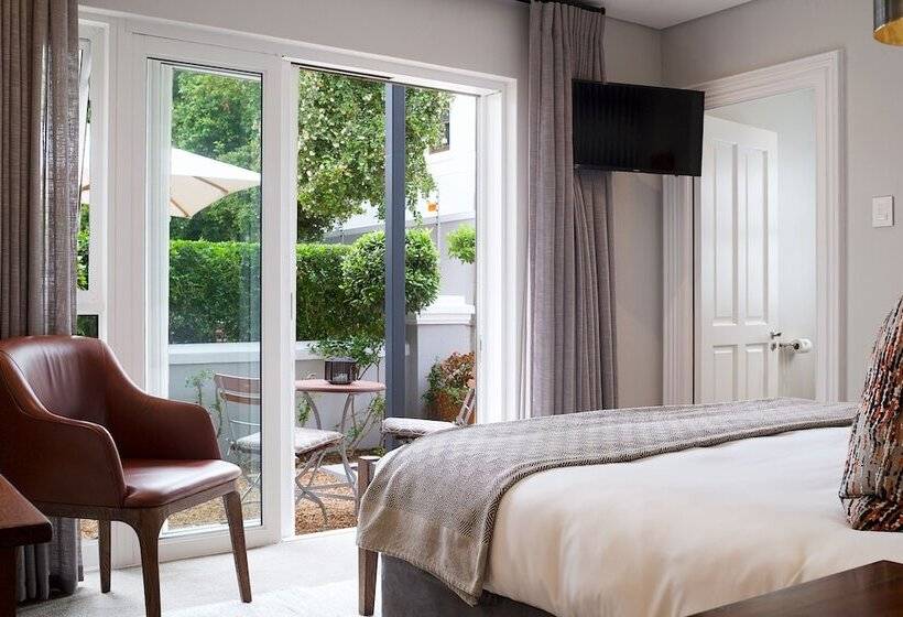 Номер Deluxe Вид на Бассейн, Bonne Esperance Boutique Guest House