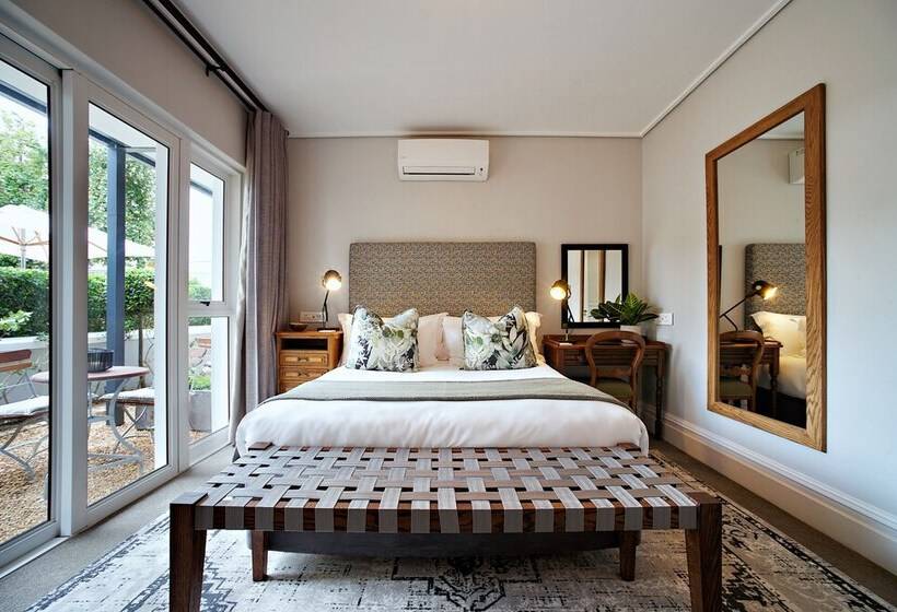 Номер Deluxe Вид на Бассейн, Bonne Esperance Boutique Guest House