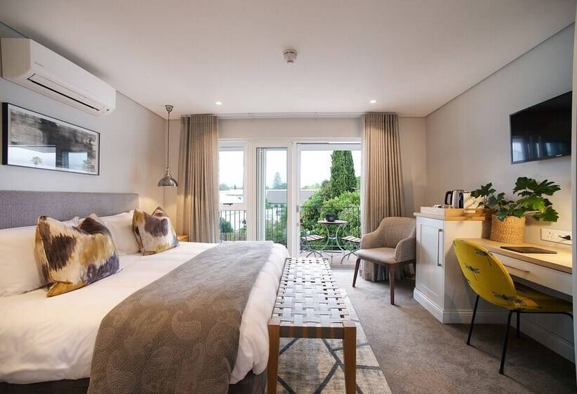 Номер Deluxe Вид на Бассейн, Bonne Esperance Boutique Guest House