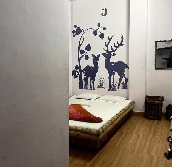 デラックスルーム, Shri Guest House