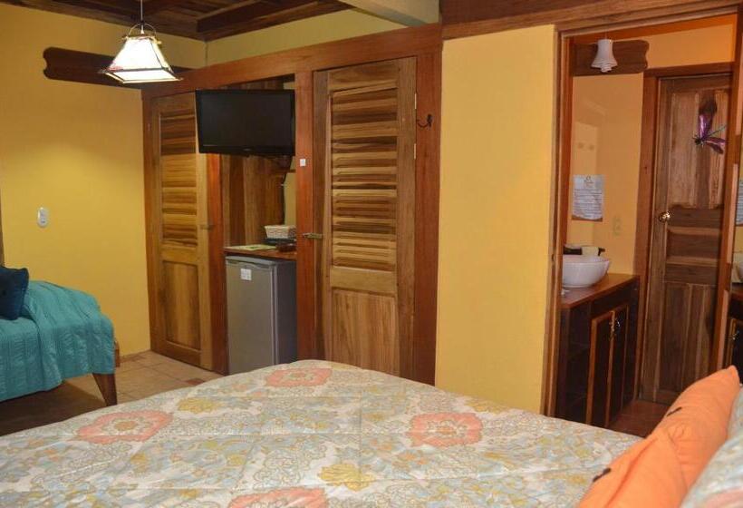 חדר סטנדרט לשלושה, Physis Caribbean Bed & Breakfast