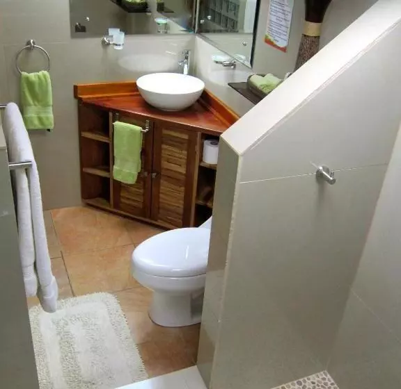 سوییت, Physis Caribbean Bed & Breakfast