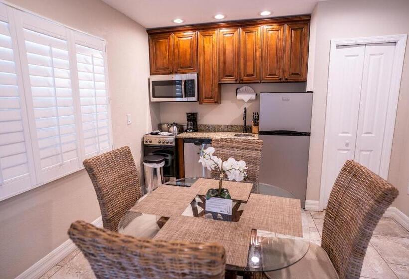 فيلا غرفة نوم واحدة, The Capri At Siesta