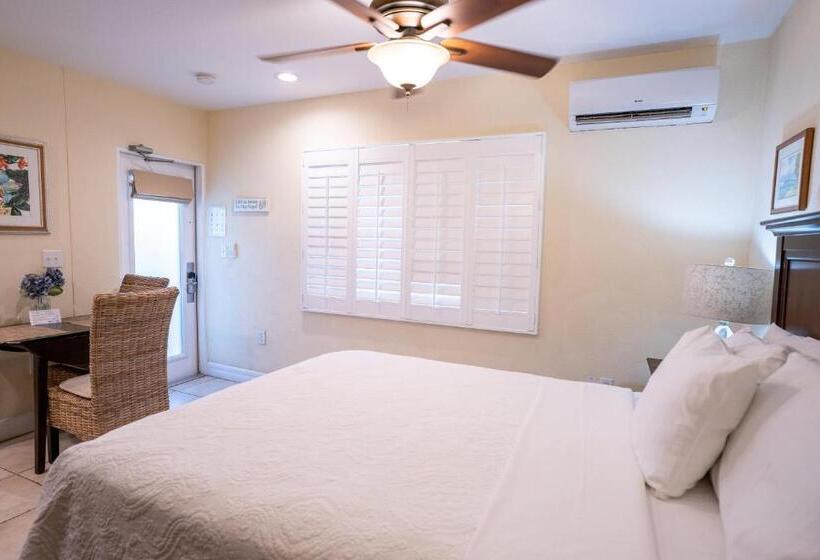 إستوديو قياسى, The Capri At Siesta