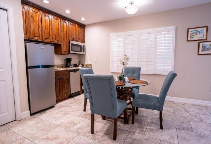 فيلا غرفة نوم واحدة, The Capri At Siesta