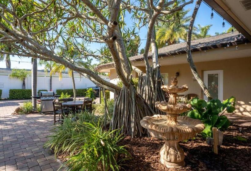 فيلا غرفة نوم واحدة, The Capri At Siesta