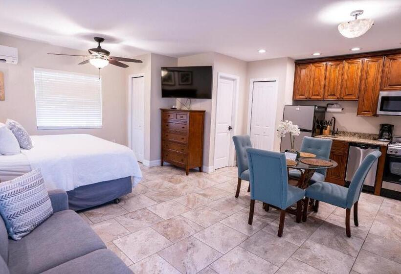 فيلا غرفة نوم واحدة, The Capri At Siesta