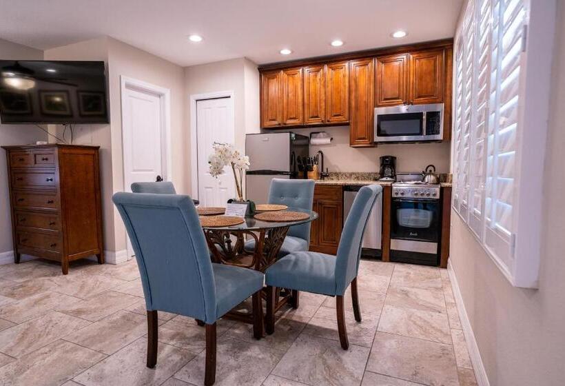 فيلا غرفة نوم واحدة, The Capri At Siesta