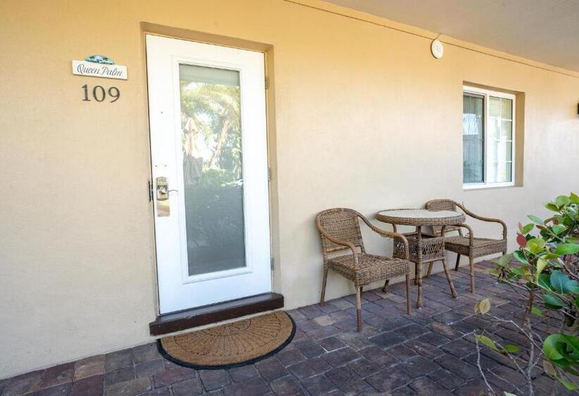 جناح, The Capri At Siesta