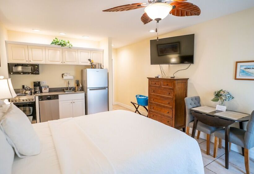 إستوديو قياسى, The Capri At Siesta