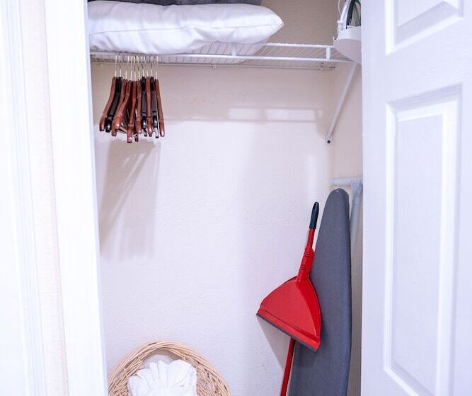 إستوديو قياسى, The Capri At Siesta