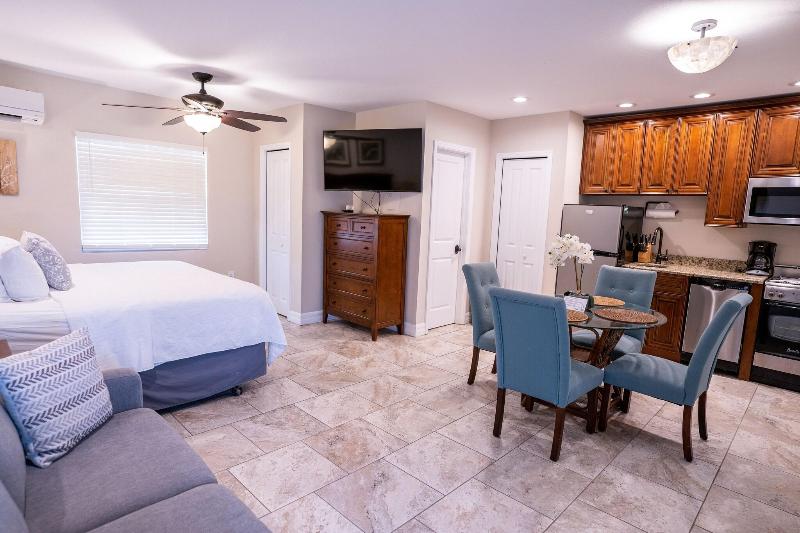 فيلا غرفة نوم واحدة, The Capri At Siesta