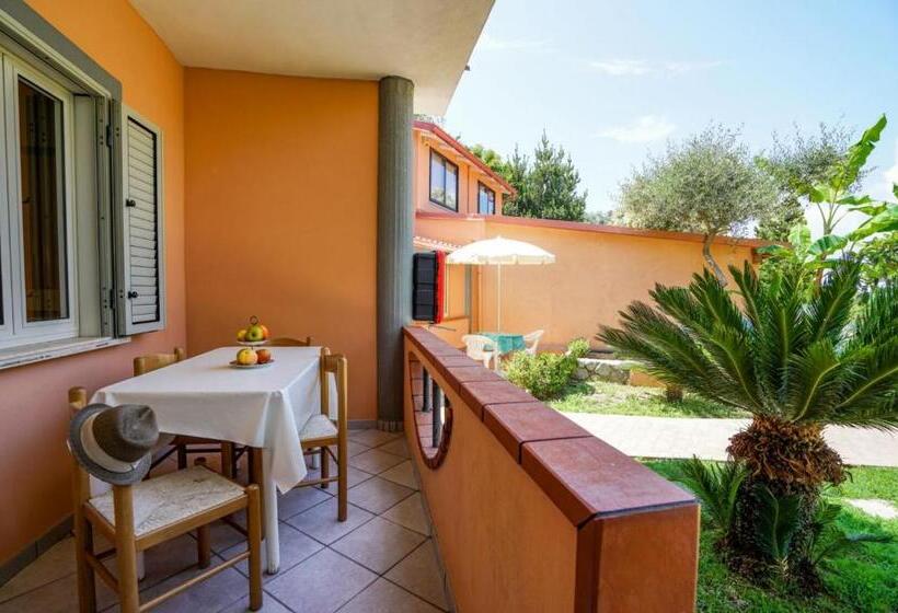 침실 2개 아파트, Villaggio Old River