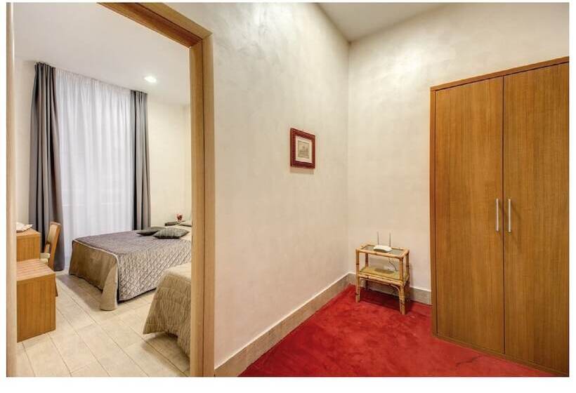 اتاق استاندارد سه نفره, Amoroma