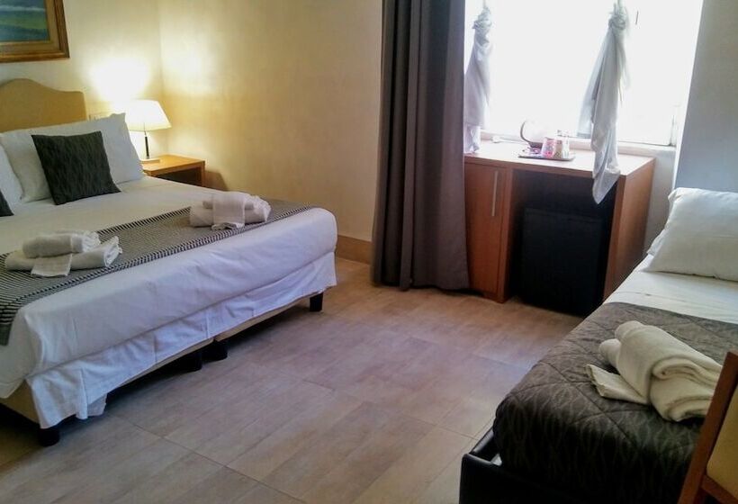 اتاق استاندارد سه نفره, Amoroma