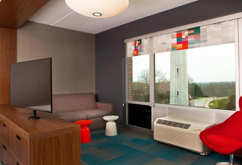 جناح سرير ملكى, Aloft Raleigh