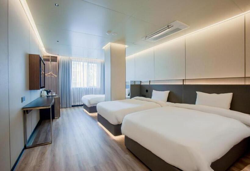 Habitación Triple Deluxe, L&l Jeju