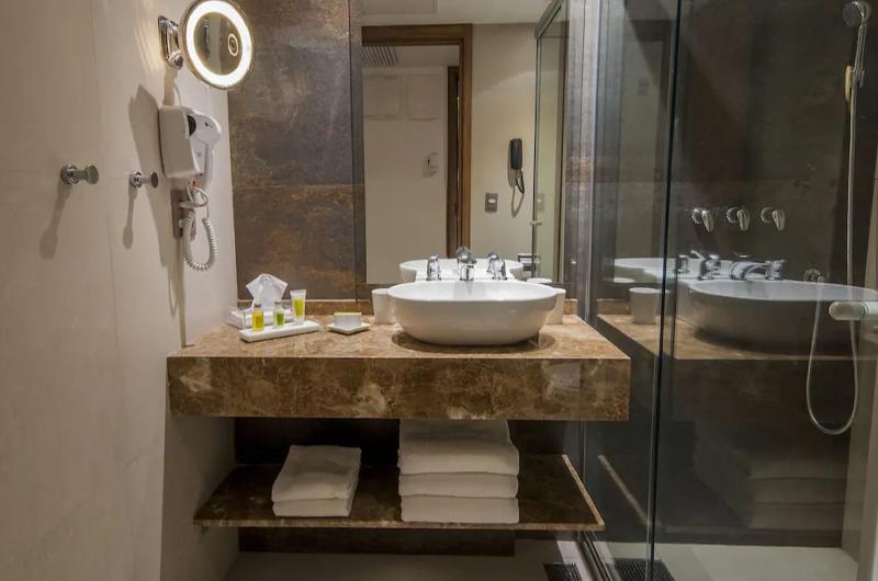 اتاق لوکس, Arena Leme