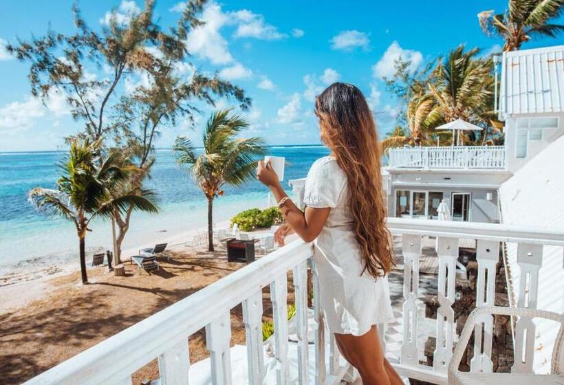 اتاق لوکس, Astroea Beach