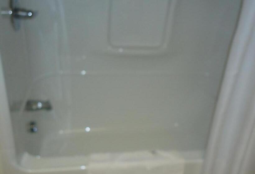 جناح عائلي, Auberge Bouctouche Inn & Suites