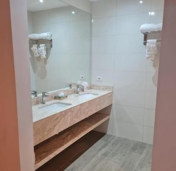 חדר סטנדרט עם מיטת קינג, Captain Don's Habitat