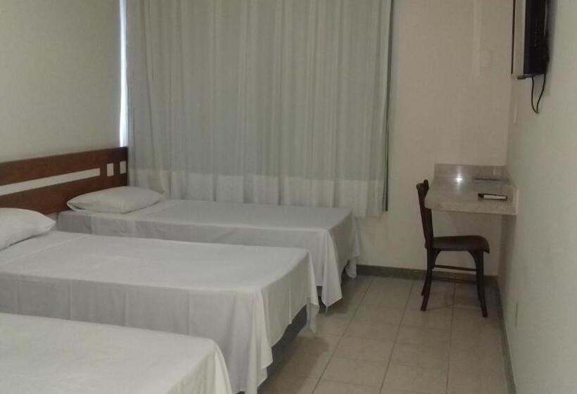 חדר סטנדרט לשלושה, Conceição