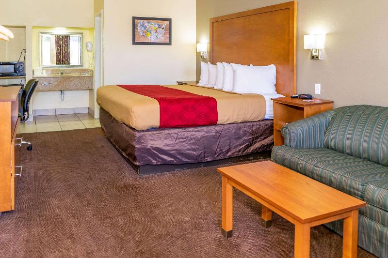 キングサイズベッドのスタンダードルーム, Econo Lodge Weldon  Roanoke Rapids