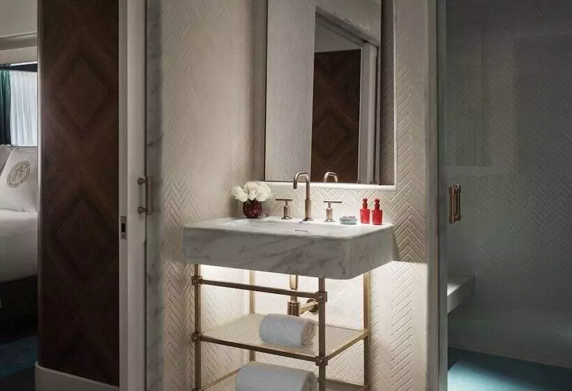 オーシャンビューのプレミアムルーム。, Faena Hotel Miami Beach
