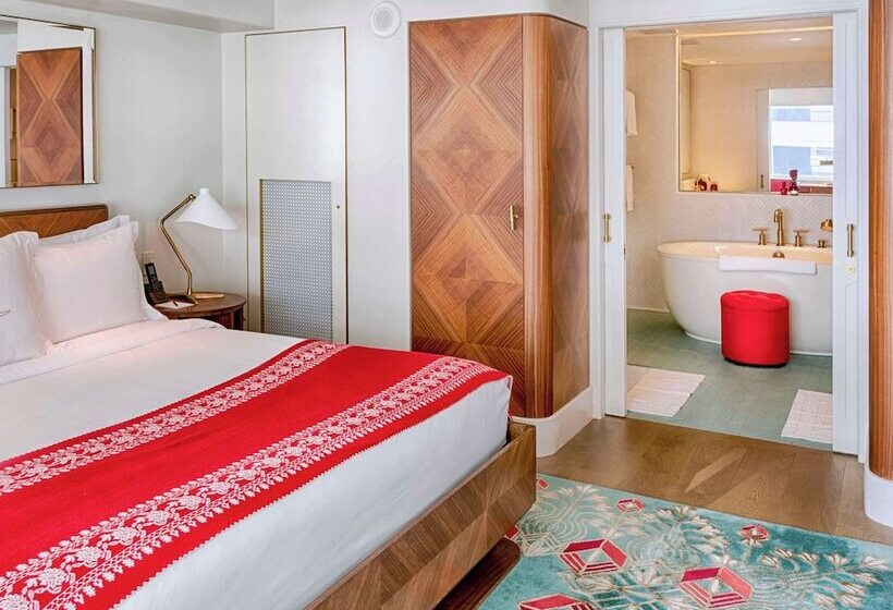 Junior Suite Side Sea View