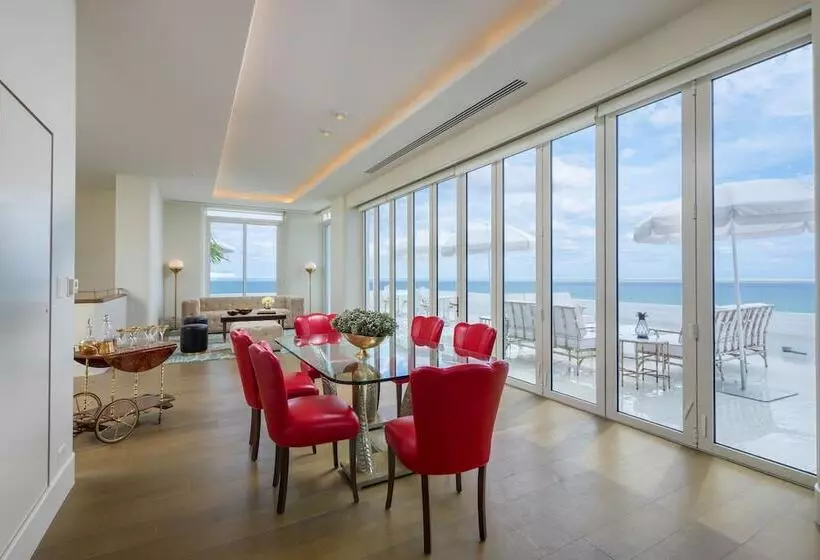 Penthouse Suite