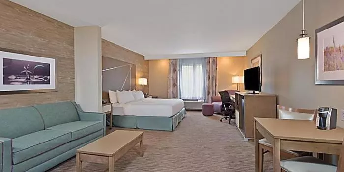 身障者適用スイートルーム, Holiday Inn Express & Suites New Cumberland, An Ihg