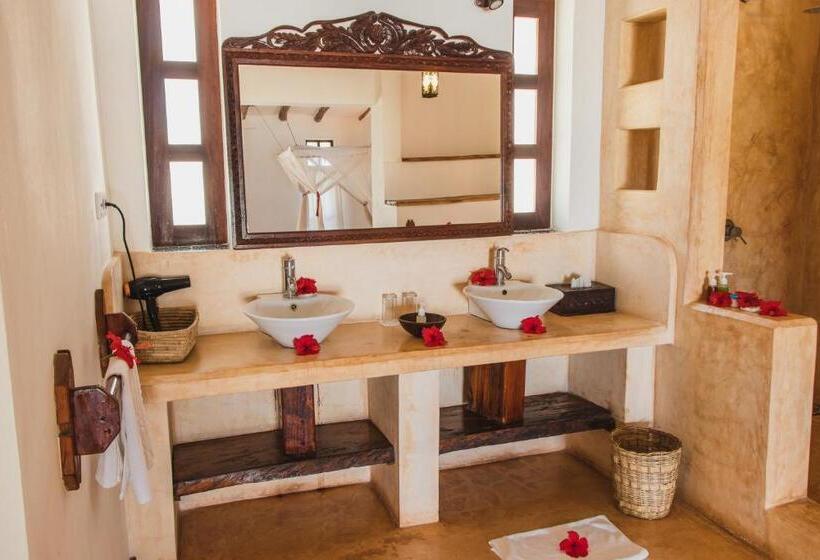 جناح مطلّ علي البحر, Kasha Boutique