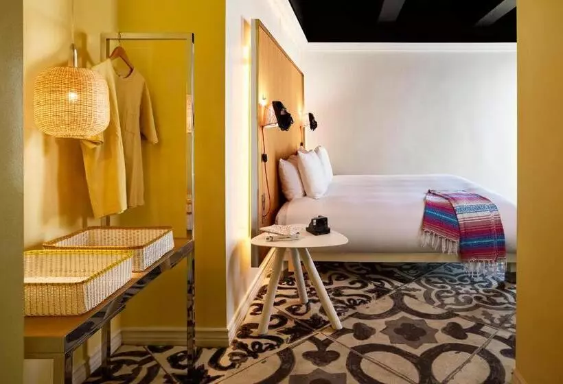 اتاق استاندارد, Mama Shelter La Hollywood