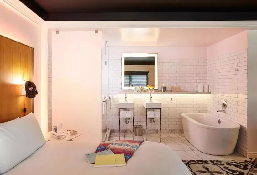 سوئیت با چشمانداز, Mama Shelter La Hollywood