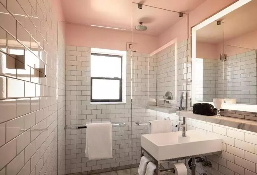 اتاق استاندارد با چشمانداز, Mama Shelter La Hollywood