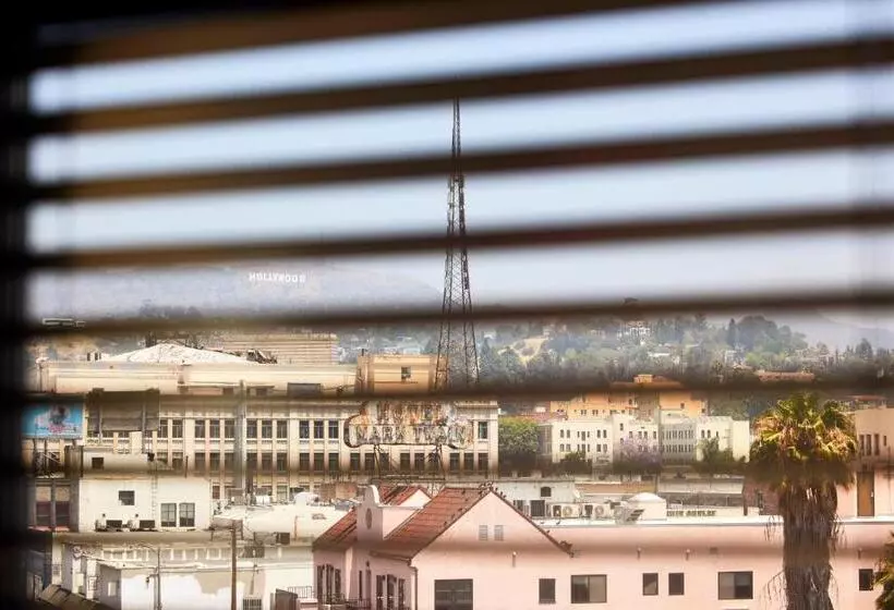 اتاق استاندارد با چشمانداز, Mama Shelter La Hollywood